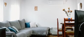 City Grove Blooms and Beds 2BR With City Views
