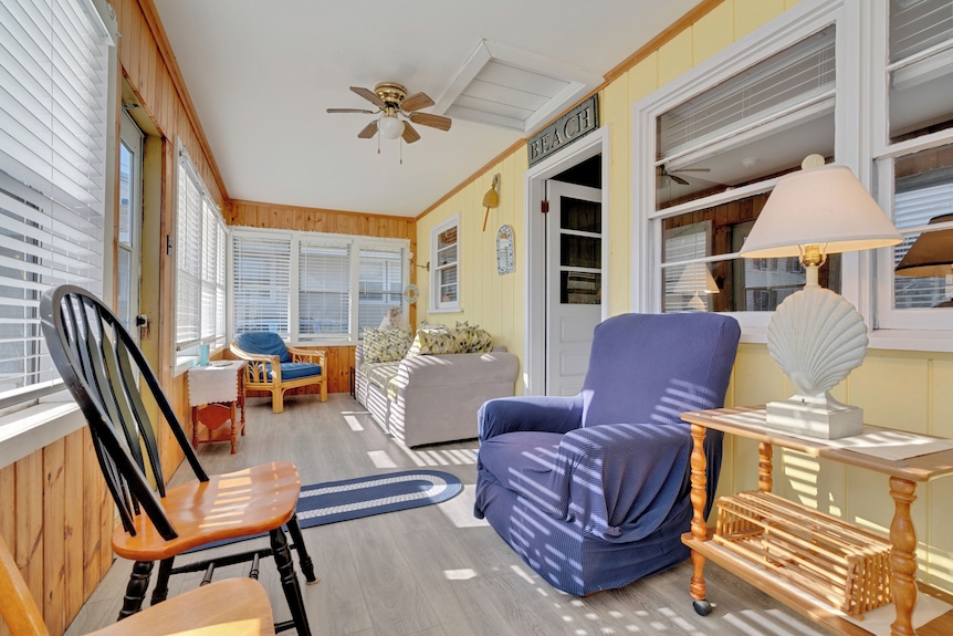 Walk To The Beach | Ample Parking - York, ME