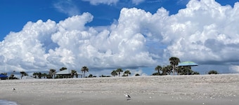 Golden Pond Villa! Minutes from Boca Grande! HEATED POOL!