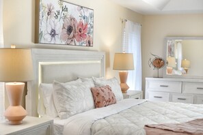 3 habitaciones, tabla de planchar con plancha, wifi y ropa de cama 