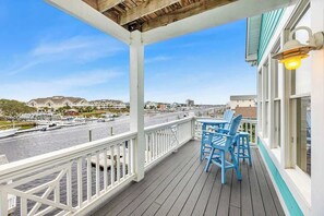 Terrace/patio - Graceful Lee Summary: (Carolina Beach)