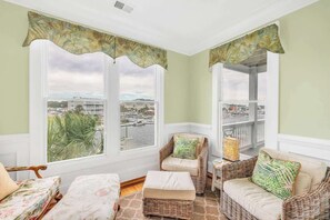 TV, fireplace, offices