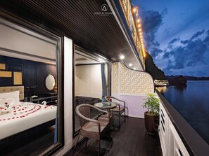 Family Triple Room, Ocean View | Minibar, iron/ironing board, free WiFi - Aqua Elegance Cruise (Ha Long)