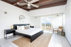 3 slaapkamers, een strijkplank/strijkijzer, wifi, beddengoed