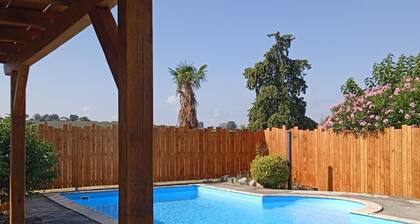 Quiet apartment with swimming pool in the countryside near Toulouse