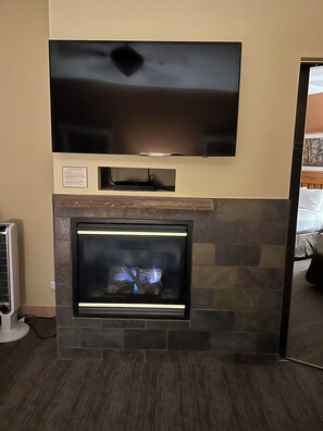 Interior - Easy Skiing! Walk to Lift + Kitchen & Hot Tub! (Brian Head)