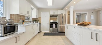 Big Family Home with 5 Bedroom/3 Bathroom(sleep 11+)
