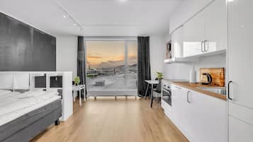 Soundproofing, free WiFi