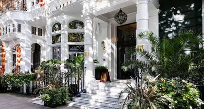 Specious Family Kensington 5-bed House, Sleeps 12