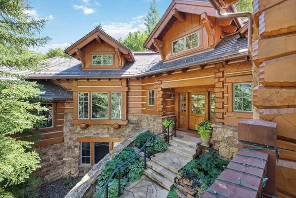 Exterior - 536 Elkhorn - 5 Bedroom Residence (Beaver Creek)