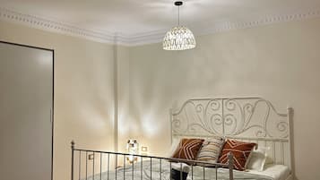 2 bedrooms, iron/ironing board, WiFi, bed sheets