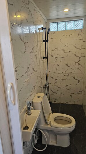 Shower - loft rooftop beachfront with an amazing view (Island Garden City of Samal)