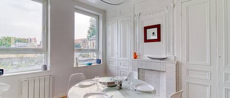 تناول الطعام