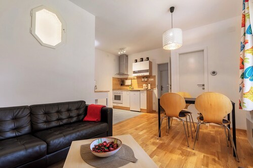 Comfortable 2-bedroom apartment in Zagreb city with AC, WiFi