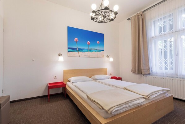 2 bedrooms, iron/ironing board, WiFi, bed sheets