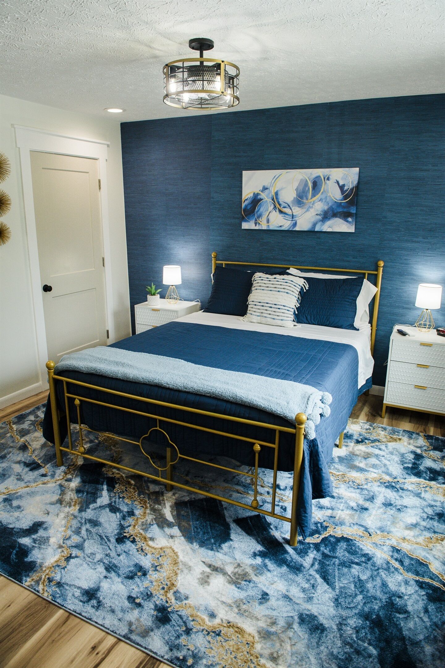 3 bedrooms, desk, iron/ironing board, travel crib