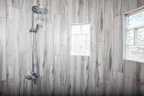 Shower, towels