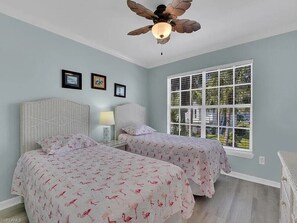 3 soverom, strykejern/-brett, reiseseng for barn og wi-fi (inkludert)