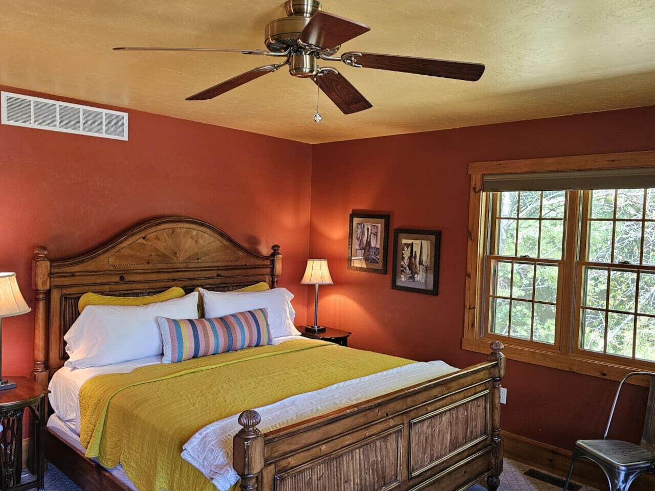 1 bedroom, desk, iron/ironing board, WiFi