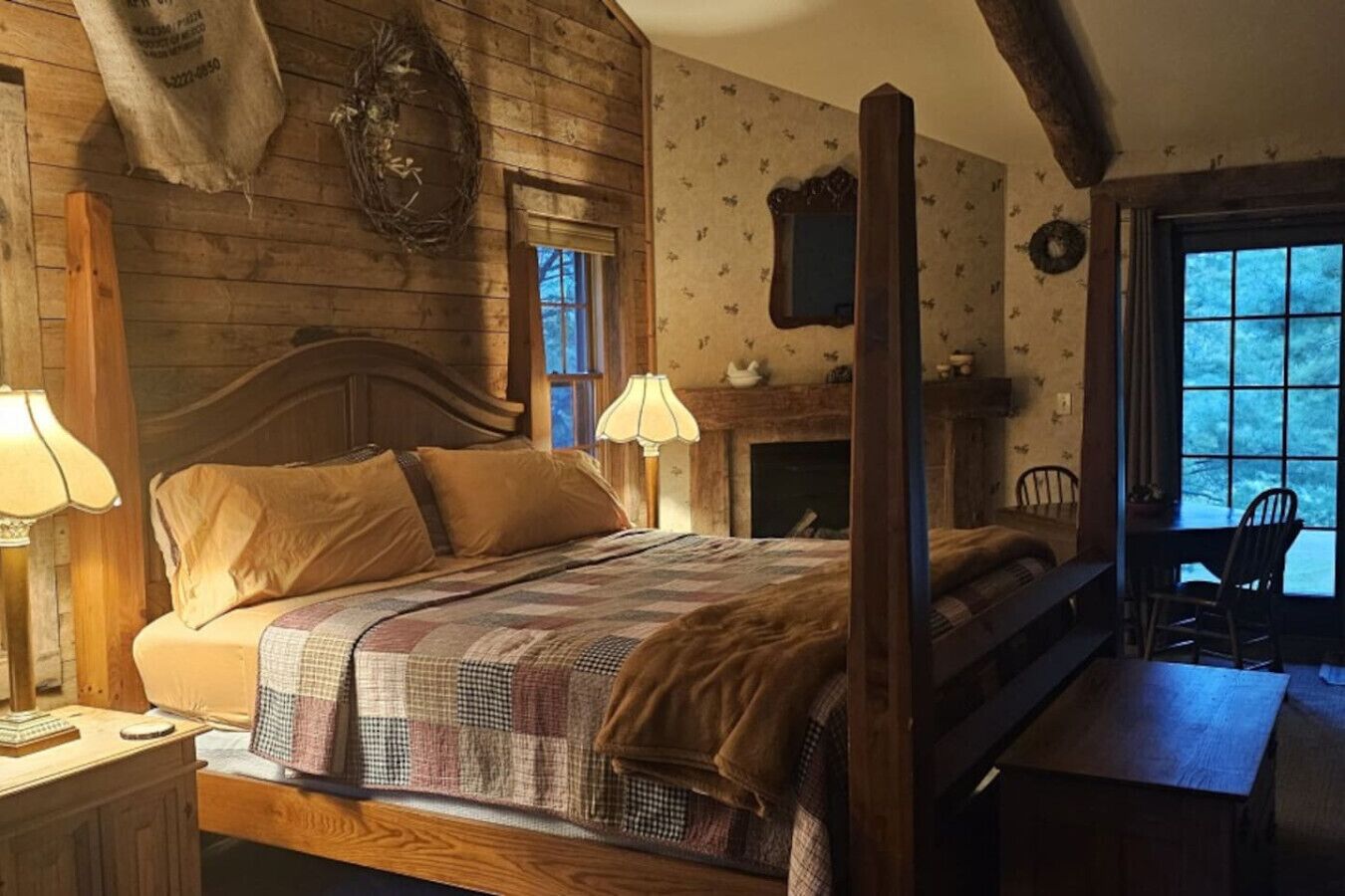 1 bedroom, desk, iron/ironing board, WiFi