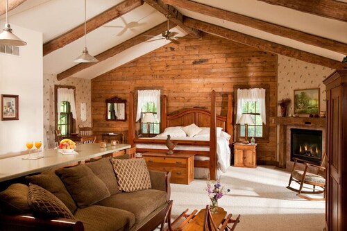 The Doorgeous Tamarack Cabin