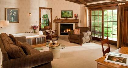 "Enchanting Romantic Getaway: A Perfect Escape for Couples"