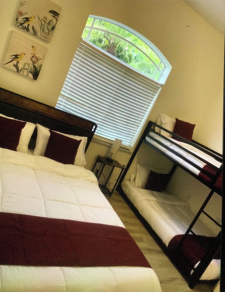 Home in Miami. 4 beds 2.5 baths Spacious and comfortable, in a very