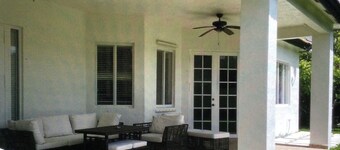Home in Miami.
4 beds 2.5 baths 
Spacious and comfortable, in a very quiet area.