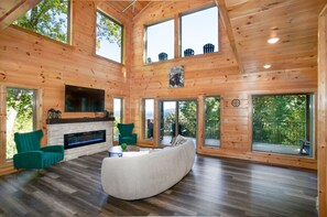 Smart TV, fireplace, stereo