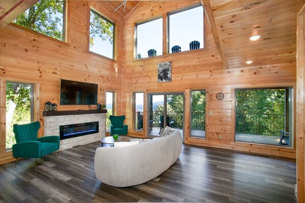 Smart TV, fireplace, stereo