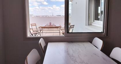 Luxury Penthouse with Eiffel Tower Views, Minutes from the Palace of Versailles