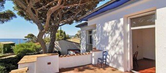 Charming villa with garden and sea view