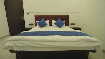 2 habitaciones, tabla de planchar con plancha, wifi y ropa de cama