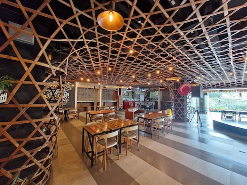 High Livin Apartment Parahyangan