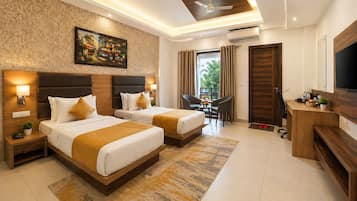 Super Deluxe Room | Egyptian cotton sheets, premium bedding, down duvets, desk