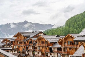 Exterior - 200m from resort center, swimming pool, balcony, tv, ski locker, 34m², Les Orres (Les Orres)