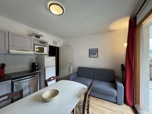 TV - 200m from resort center, swimming pool, balcony, tv, ski locker, 34m², Les Orres (Les Orres)