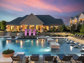 Pool - Fall Special- Spacious 2bed/2bath Full Apartment (Irving)