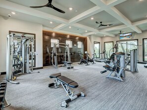 Fitness facility - Fall Special- Spacious 2bed/2bath Full Apartment (Irving)