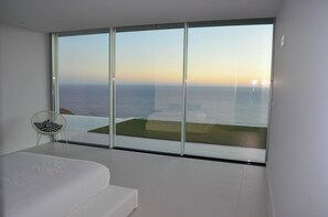 2 habitaciones, tabla de planchar con plancha, cuna de viaje y wifi 