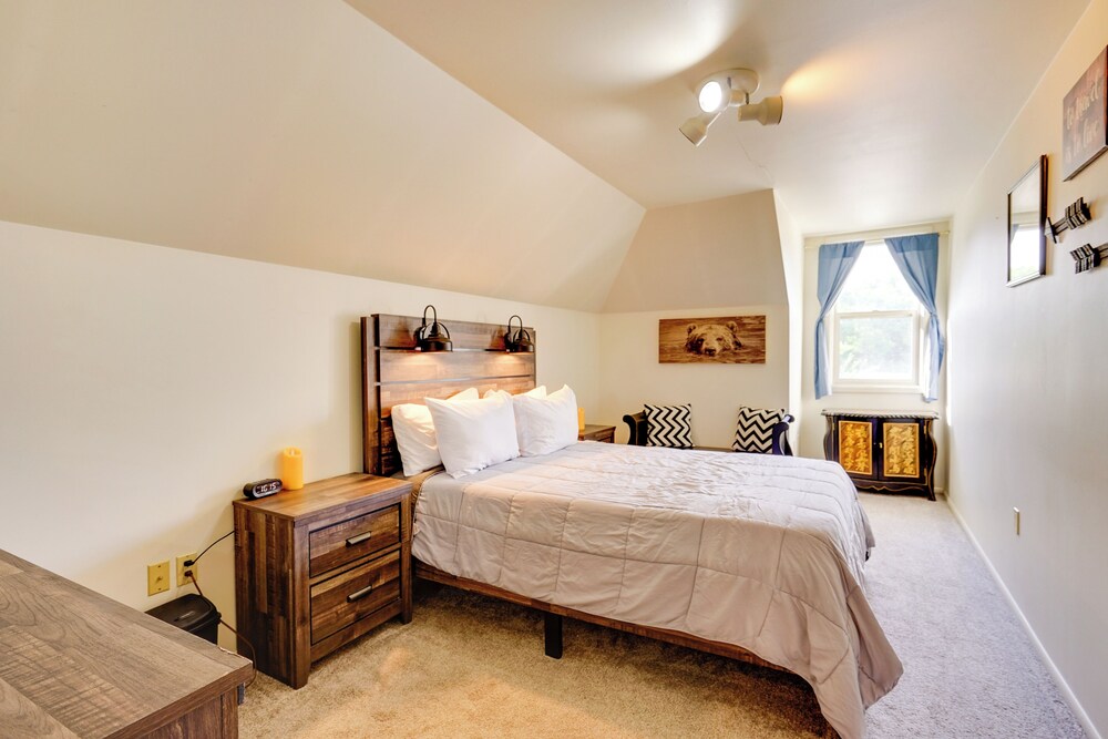 Central Duplex w/ Patio HalfMi to Fairmont Park Salt Lake City Vrbo