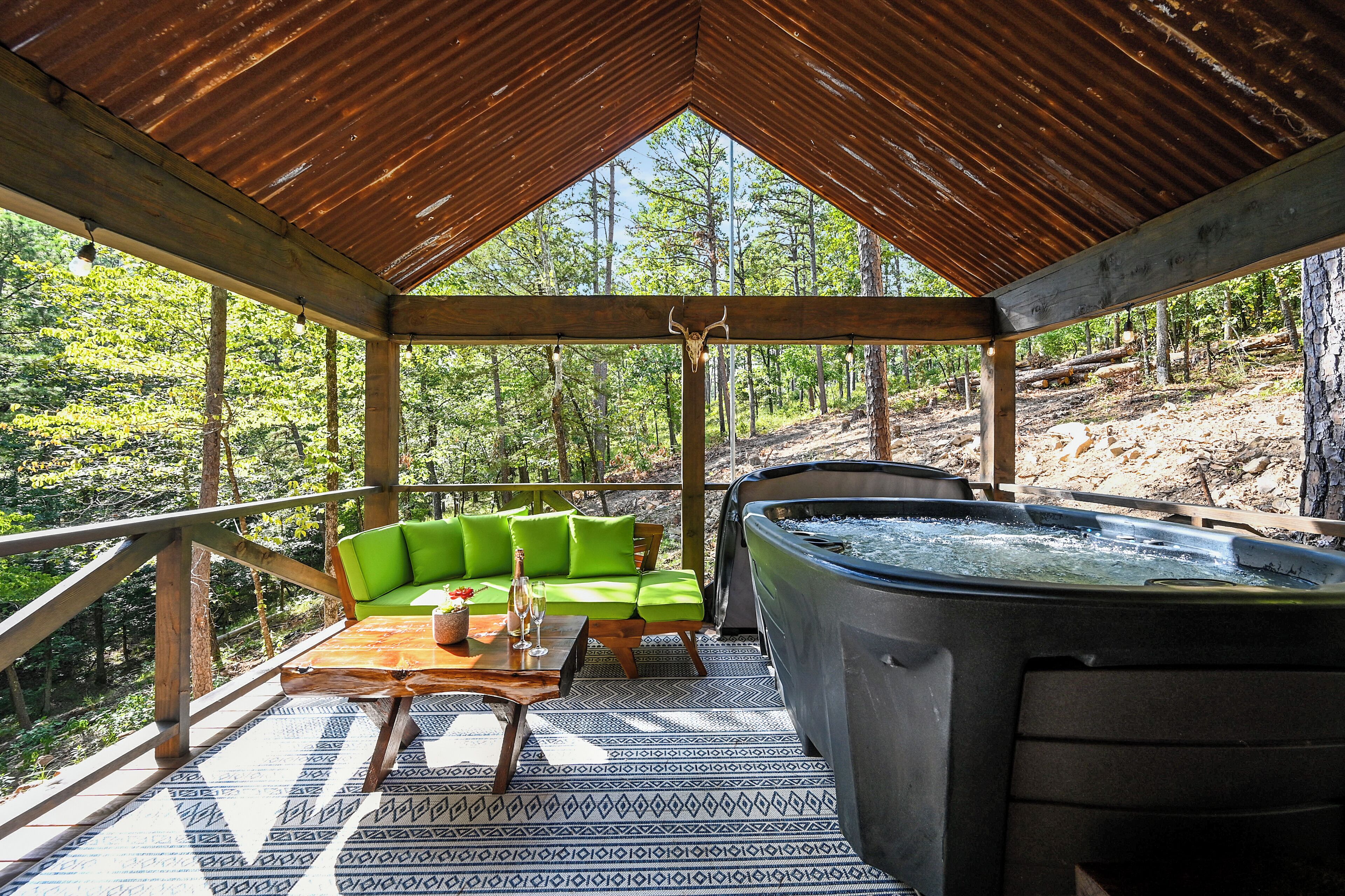 Bañera de hidromasaje al aire libre