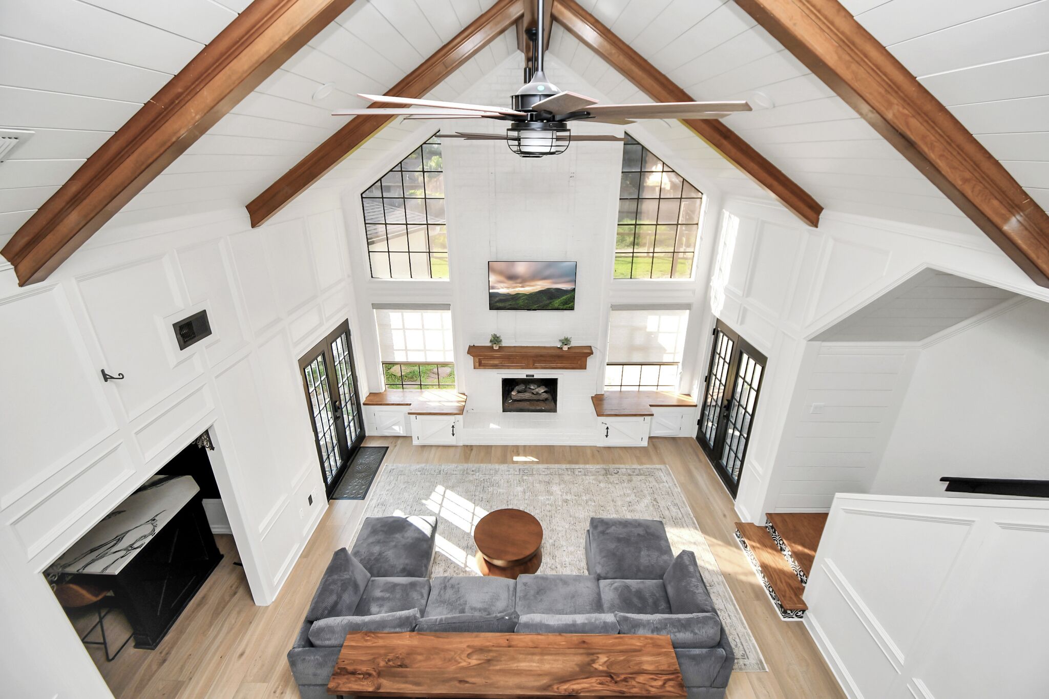 Una Smart TV, una oficina