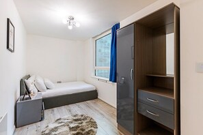 2 Schlafzimmer, Bügeleisen/Bügelbrett, Internetzugang, Bettwäsche