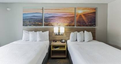 Days Inn 2 connected rooms!