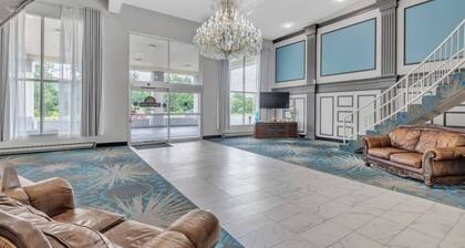 Days Inn 2 connected rooms!