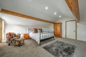 4 sovrum, värdeförvaringsskåp på rummet och strykjärn/strykbräda