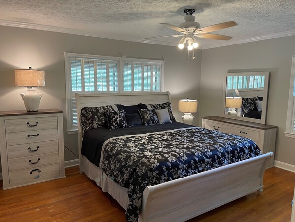 3 Schlafzimmer, Bügeleisen/Bügelbrett, WLAN, Bettwäsche