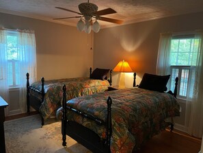 3 soverom, strykejern/-brett, wi-fi og sengetøy