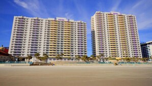 Unclassified image, 5 of 30, button - 3BD/Daytona - Beach, Pools, Lazy River, Bar, Slides
 (Daytona Beach)